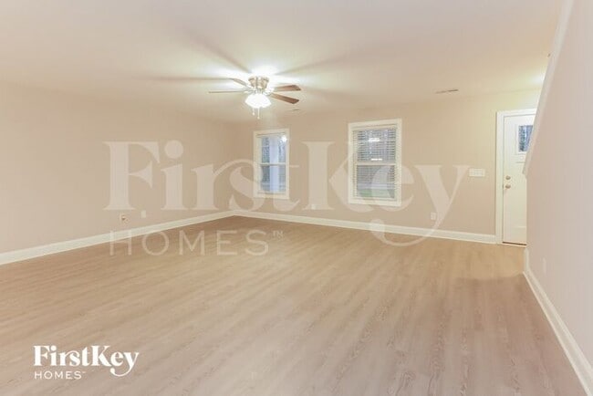 Photo - 1520 Longbow Dr