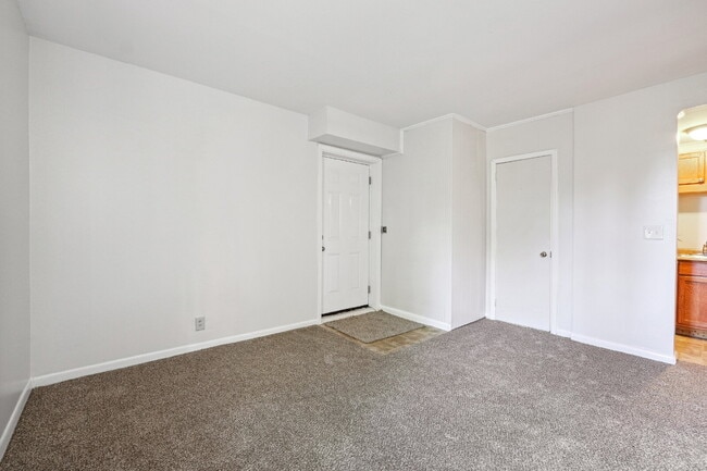 Modern Comfort Meets Prime Atlanta Location – Schedule Your Tour Today!