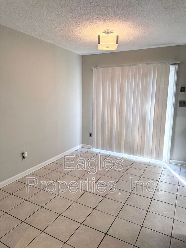 Photo - 2002 Stephens Ct