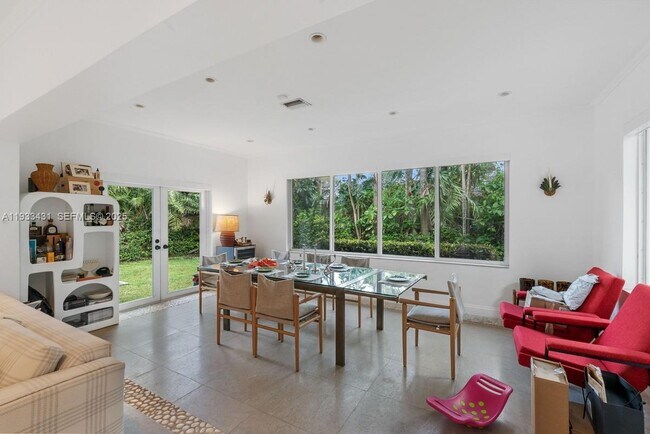 Photo - 1230 96th St