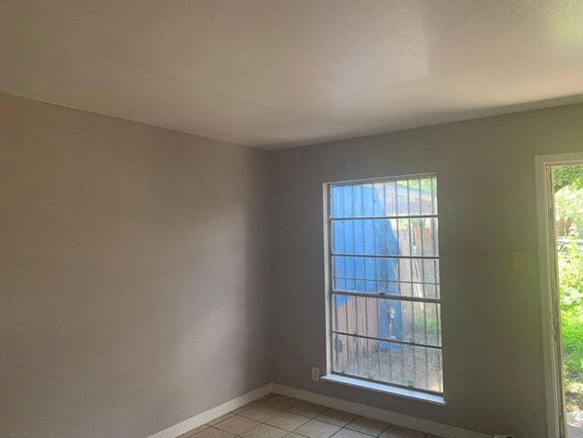 Photo - Cute 2/1 townhome with extra storage and covered parking