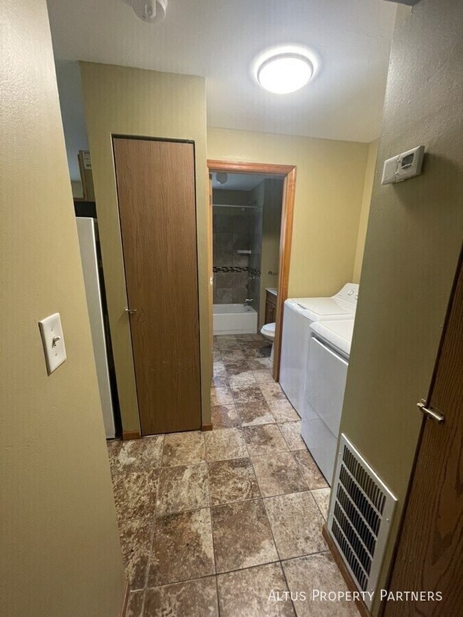 Photo - 926 Greenwood Ave Unit 2