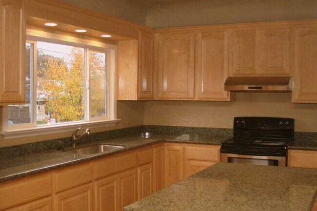 Photo - 2850 McGee Ave