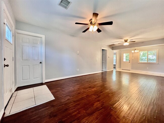 Photo - 4114 Beggs St