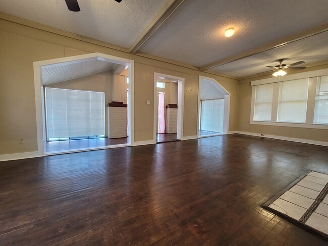 Photo - 1709 Austin Ave