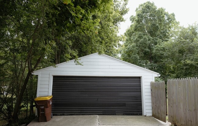 Photo - 445 Jones St