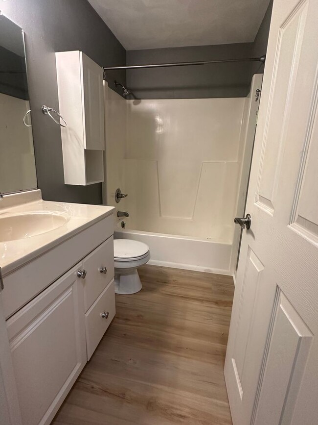 Building Photo - 1120/1122 E. Northwood Drive Unit 1122