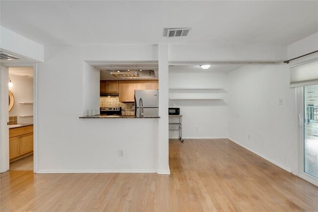 Building Photo - 3627 Menchaca Rd Unit 108