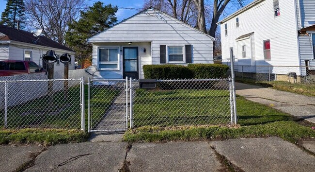 Photo - Cozy 2BR Home in Flint with Central AC, Washer/Dryer & Pet-Friendly for Only $800/Month!