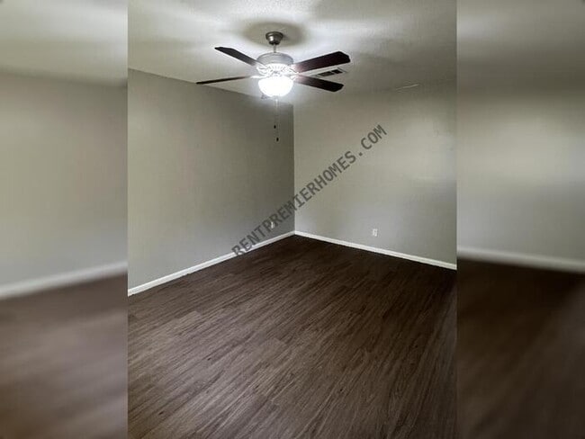 Building Photo - 405 Paula Dr