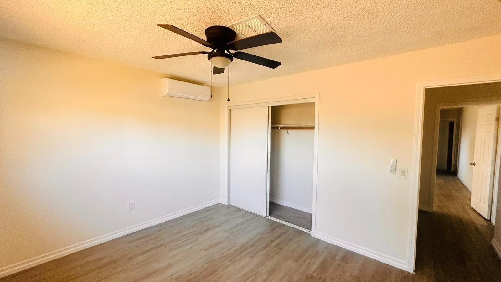 Photo - 9490 Elm Ave