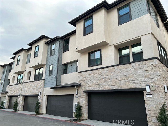 Photo - 2953 W Lincoln Ave