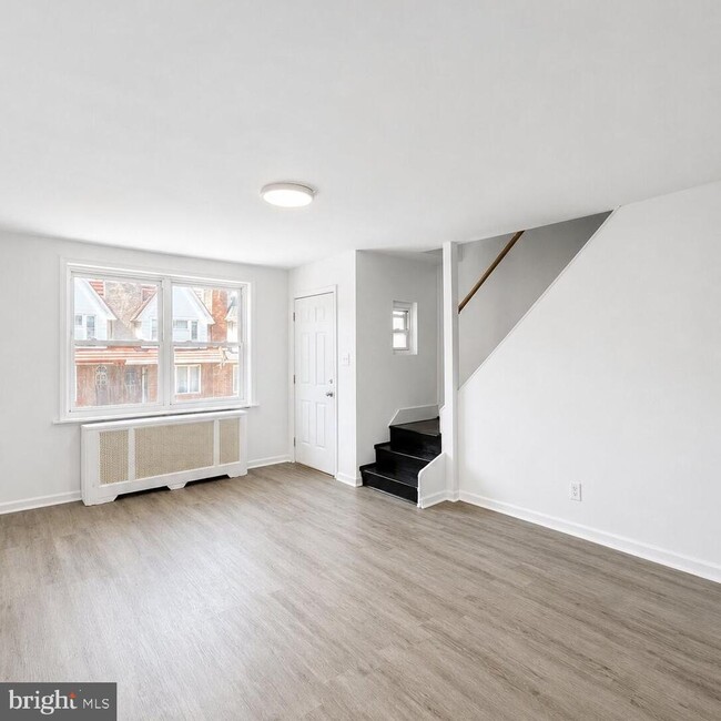 Photo - 1419 Lardner St