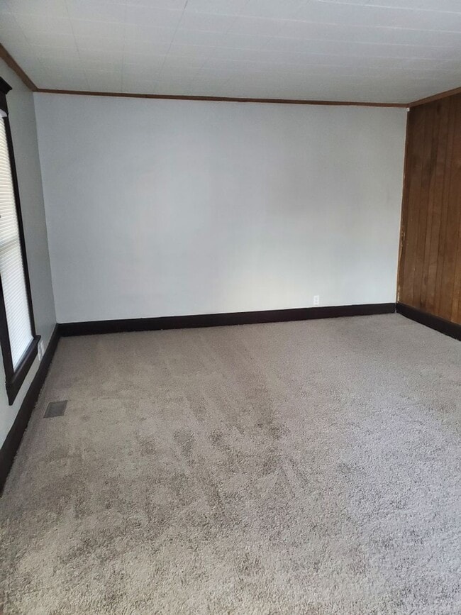 Photo - Spacious 3 Bedroom Home For Rent!