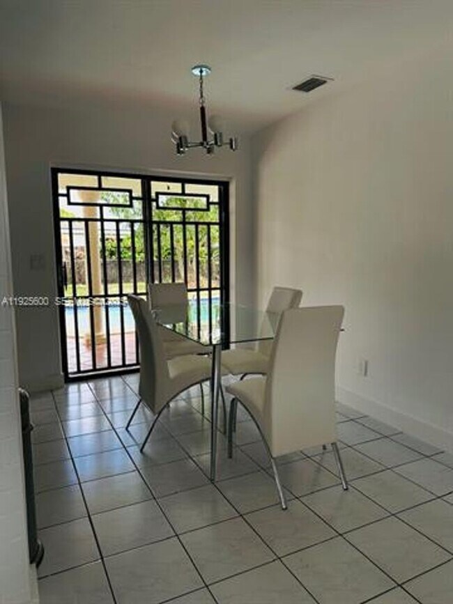 Photo - 3225 SW 94th Ave