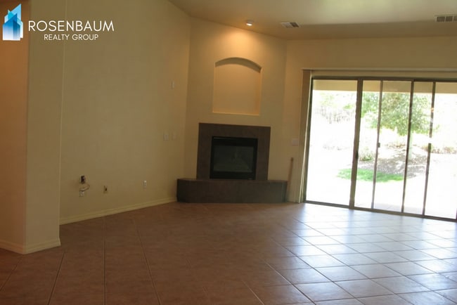Photo - Stunning 3bedroom, 2 bathrooms home in the Prescott Lakes Community!