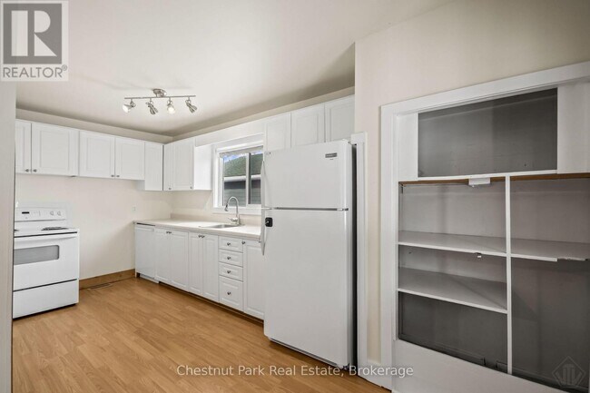 Photo - 175 Crescent Dr