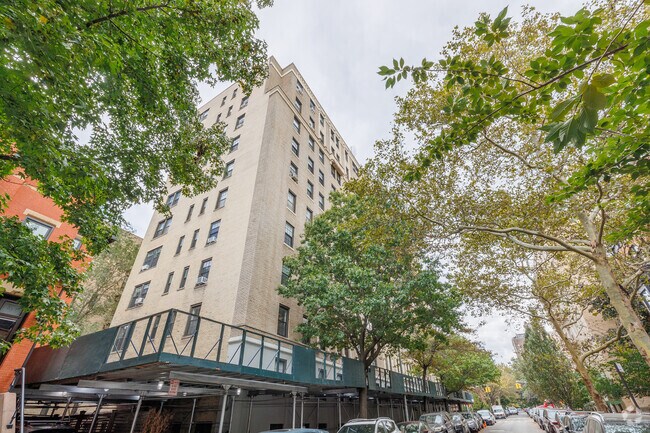 ALternate building view 1 - 90 8th Ave