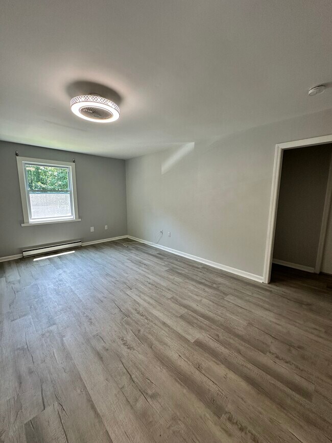 70 Pond Meadow Rd