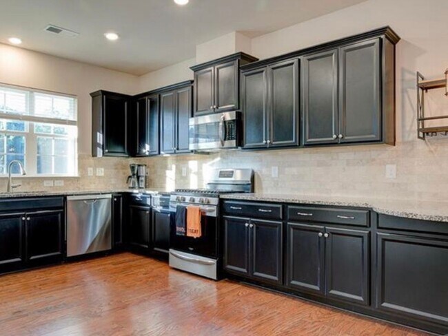 Photo - 4107 Hickory View Dr