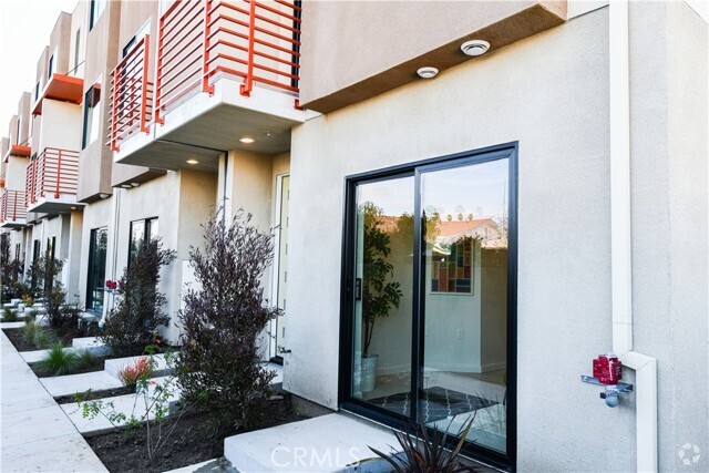 Building Photo - 15826 S Vermont Ave Rental