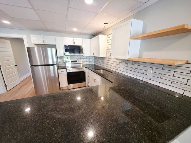 Building Photo - 3915-3917 Mount Troy Unit 3915 Floor one