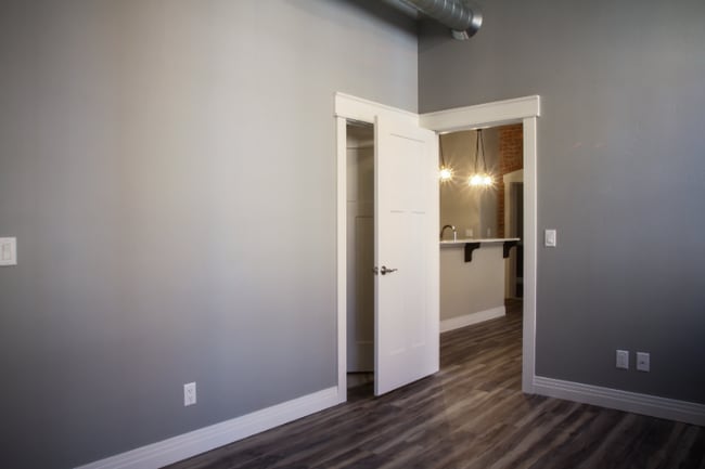 Photo - 218 E 7th St Unit 104