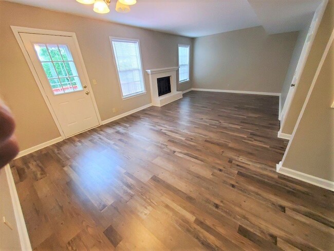 Photo - Spacious 3BR/2.5BA Townhouse in The Maples...