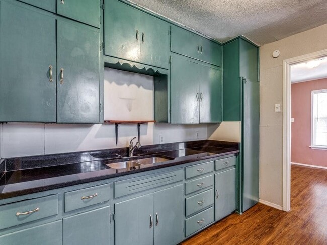 Photo - 1136 Garland Ave