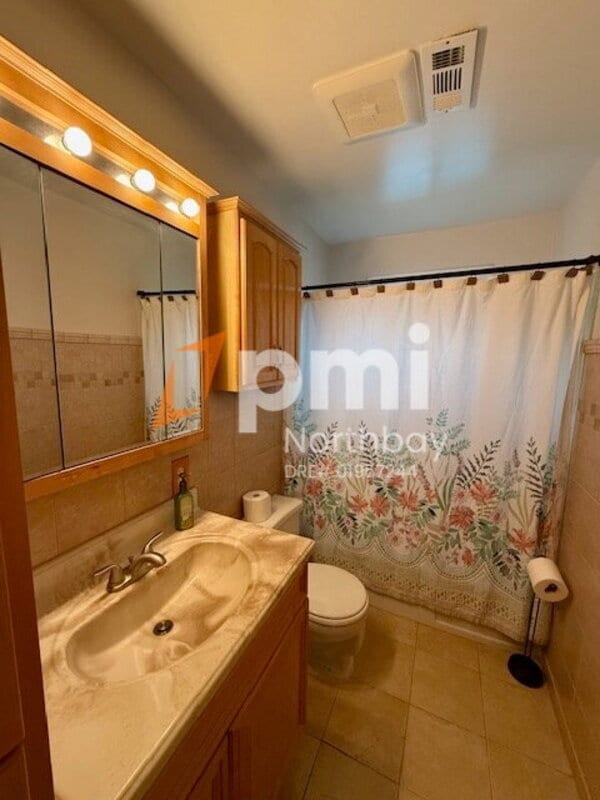 Photo - 389 Acacia St