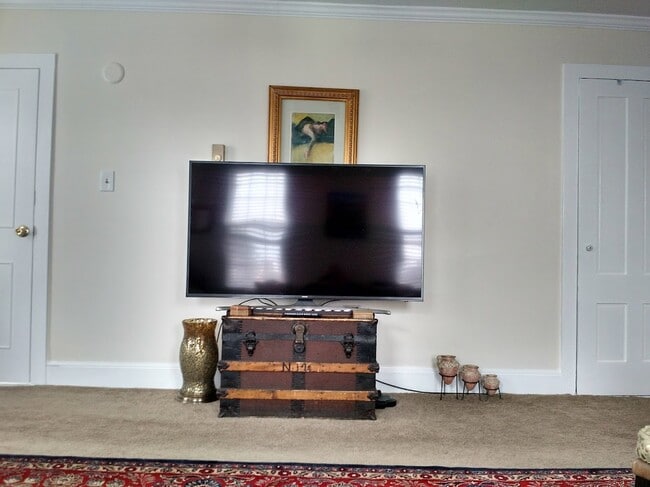 Photo - 405 The Hill Unit #1