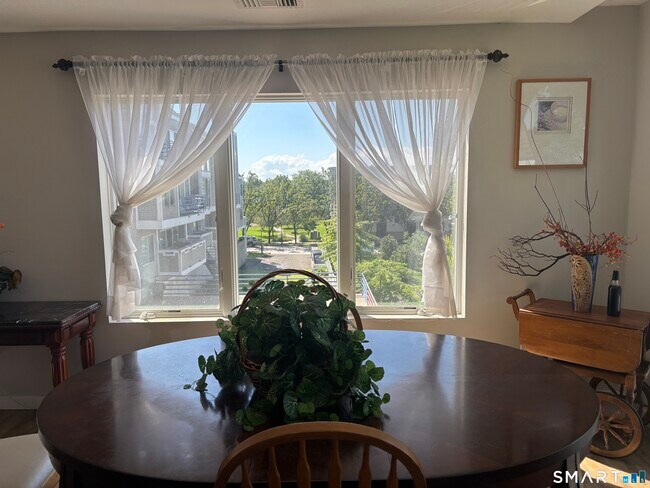 133 Harbour Close Unit 133