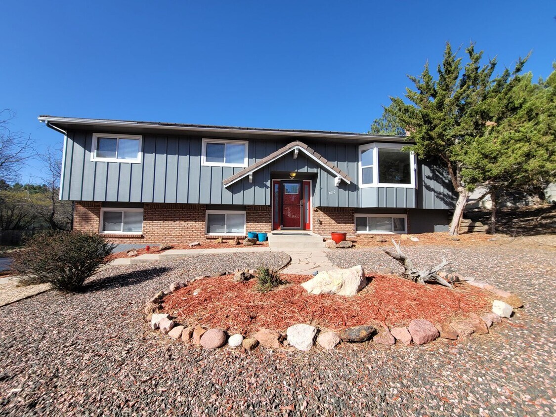 Gorgeous 4 Bedroom Home for Rent on Buckho... - Gorgeous 4 Bedroom Home for Rent on Buckho...