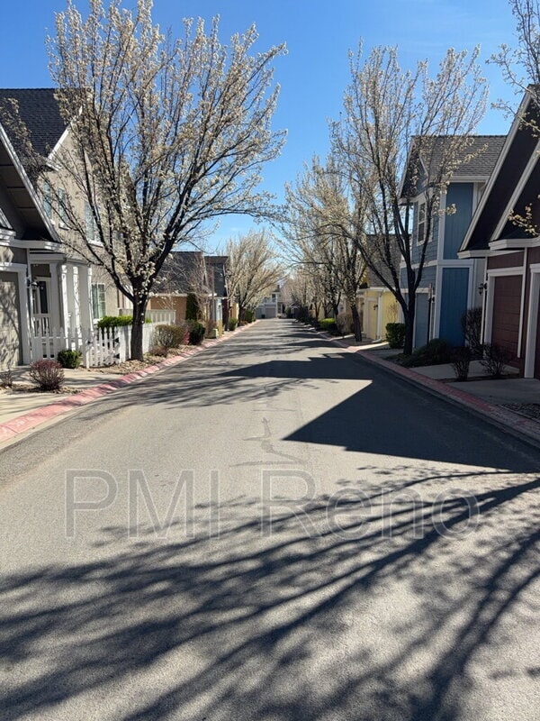 Photo - 1360 Waterloo Dr