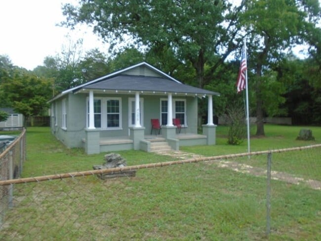 Plenty of Space in Hope Mills! $1050/month! - Plenty of Space in Hope Mills! $1050/month! Casa