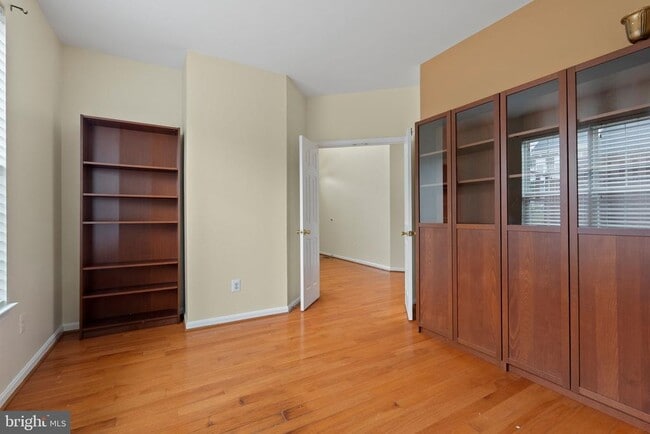 Photo - 15433 Leeds Hill Way