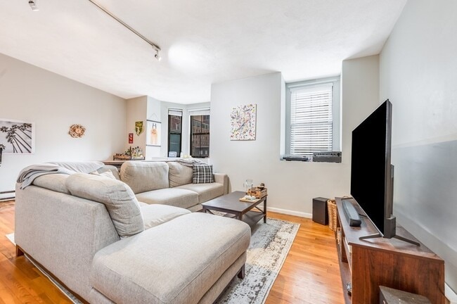 Photo - 102 E Brookline St Unidad 4