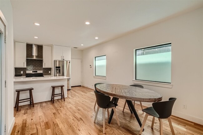 Photo - 4916 McKinney St