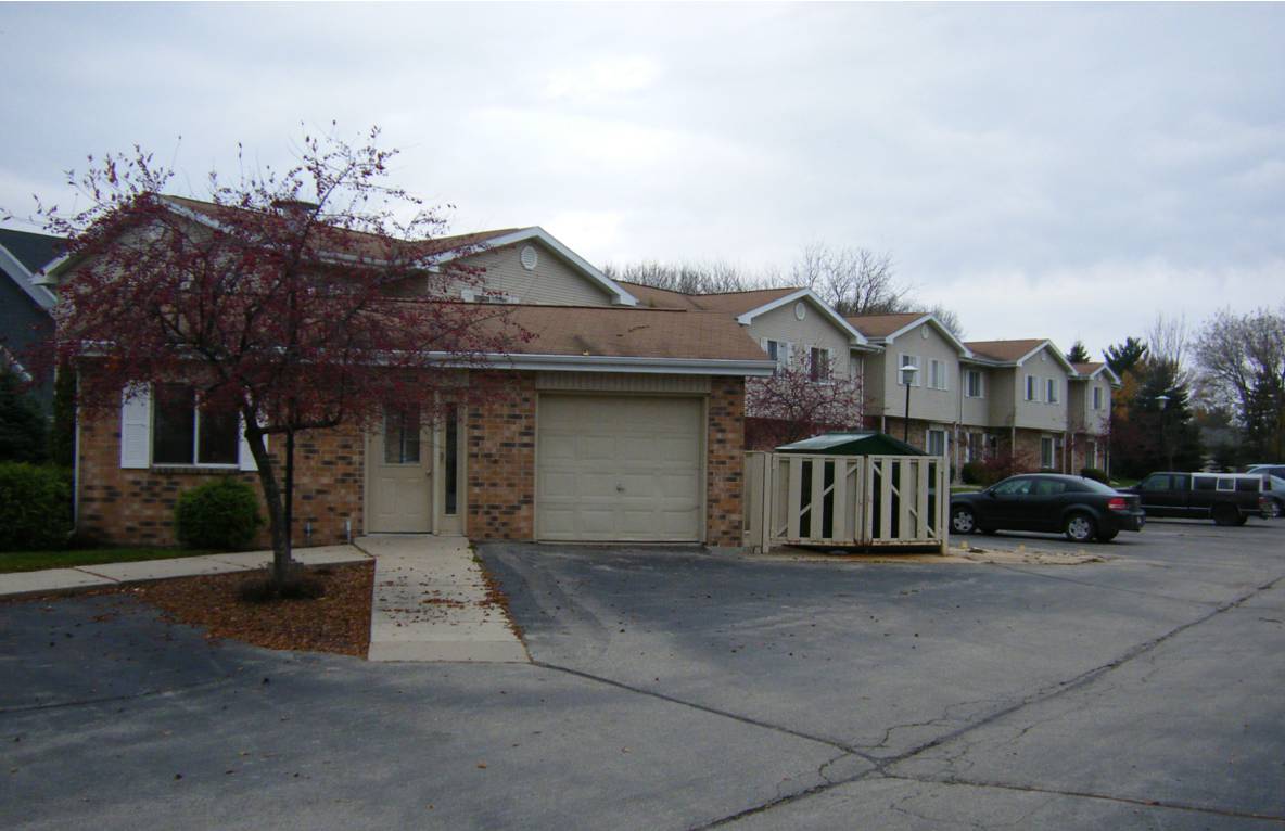 Lake Mills Townhomes - Lake Mills Townhomes