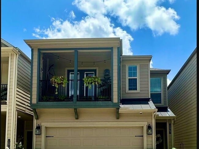 Building Photo - Charming Single 3BR Town House in Houston
