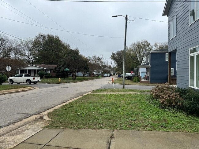 Photo - 1218 Pender St