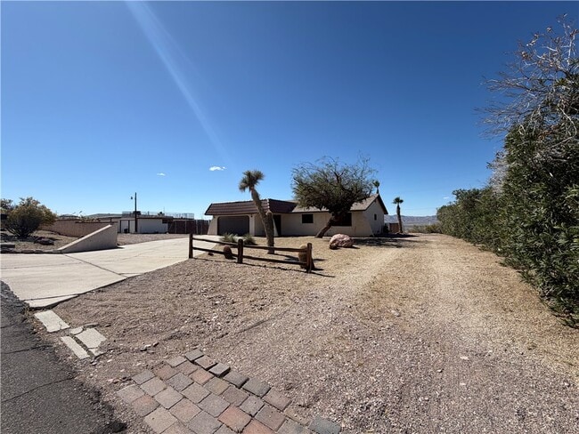 Photo - 883 Los Flores St