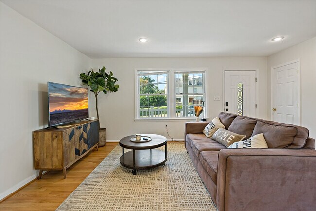 Photo - 6505 Columbia Pike Unit ID1395436P