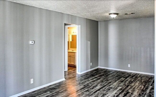 Northwest Hills Apartments