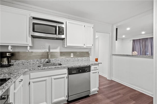 Photo - 1738 Duke Rd