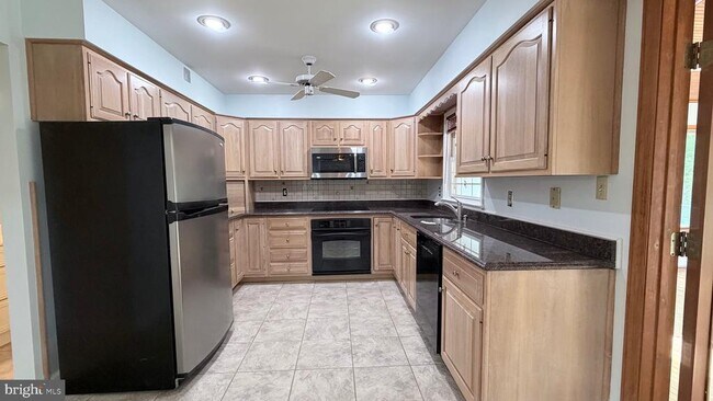 Photo - 4325 Majestic Ln