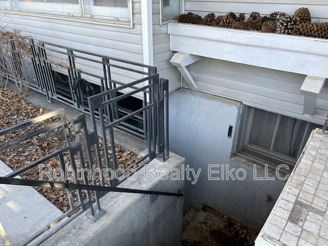 Photo - 177 W Court St