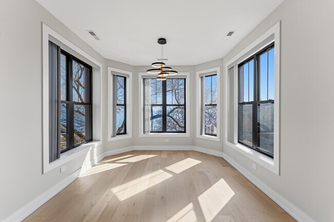 Photo - 7518 N Eastlake Terrace Unit 2