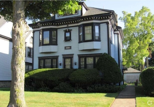 Building Photo - 585 W Ferry St Rental