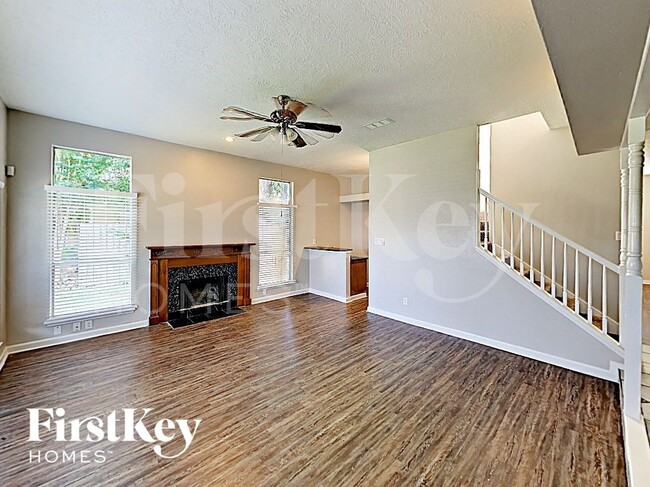 Photo - 2106 Hazyknoll Ln